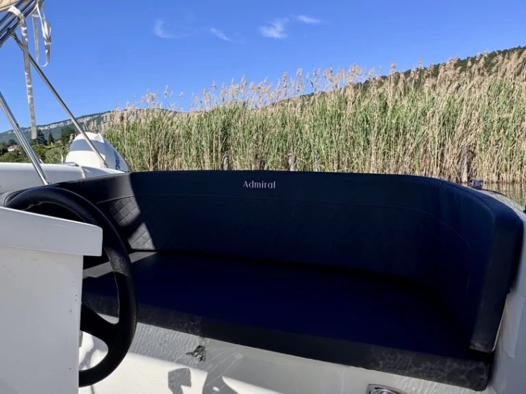 Yacht hire Aix-les-Bains cheap 555 Tender