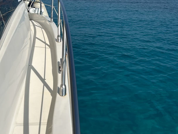 Hire Motorboat Polyform with a boat licence