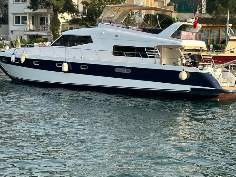 Hire Luxury Yacht with or without skipper costom made  Beşiktaş