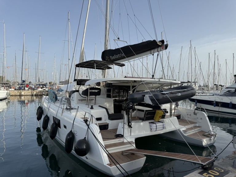 Catamaran hire in Alimos - Lagoon Lagoon 42