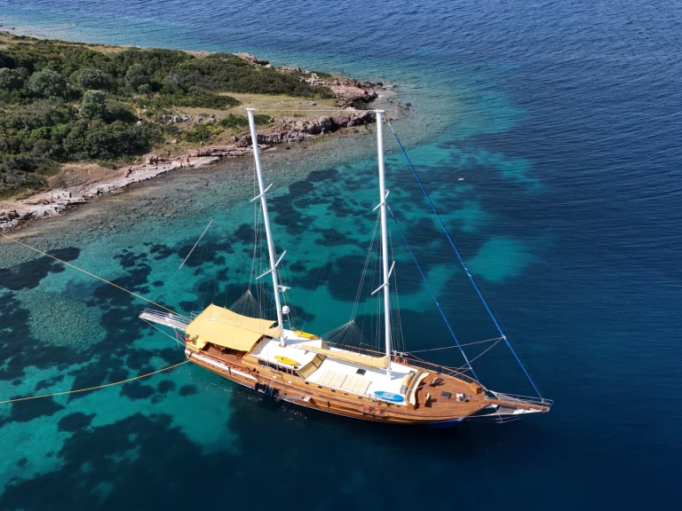 Sailboat to hire Kaş at the best price