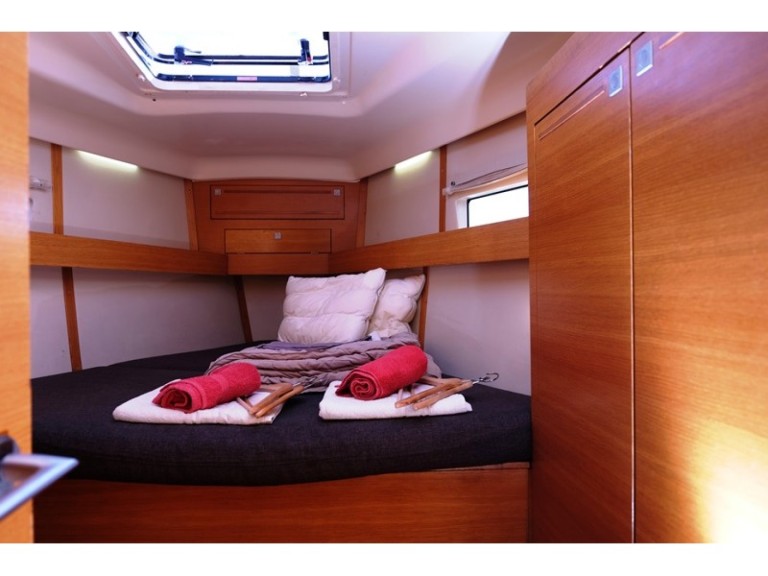 Hire Sailboat with or without skipper Elan Palaio Faliro