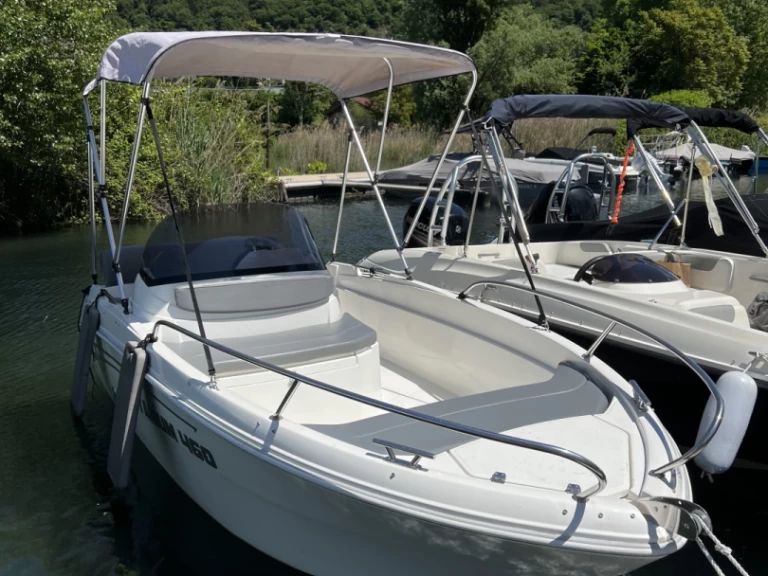 Motorboat to hire Aix-les-Bains at the best price