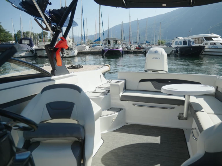 Yacht charter Aix-les-Bains - Four Winns HD 200 OB on SamBoat