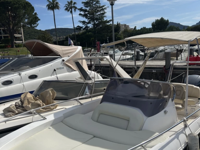 Charter a Sessa Marine Key Largo 24 in Mandelieu-la-Napoule on Samboat