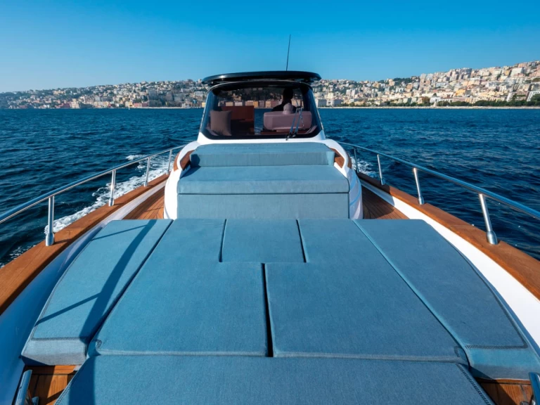 Motorboat to hire Sorrento at the best price