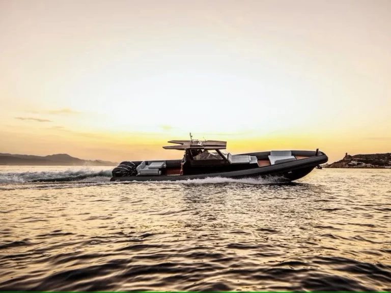 Charter a Sea Water PHANTOM 500 in Mahón on Samboat