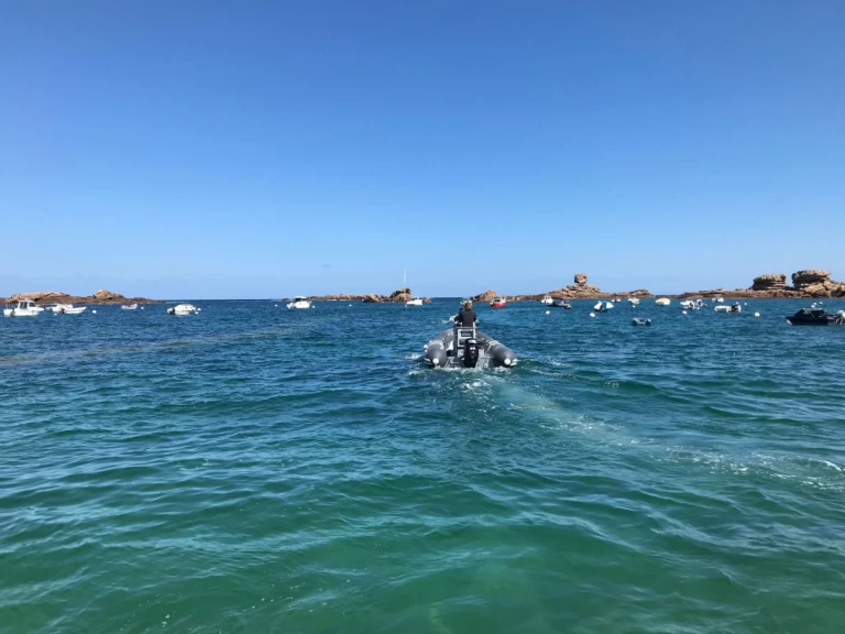 Hire RIB with or without skipper Valiant Trégastel