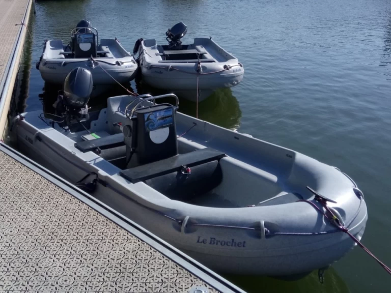 Hire Motorboat Fun Yak with a boat licence