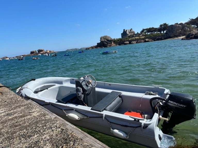 Motorboat to hire Trégastel at the best price
