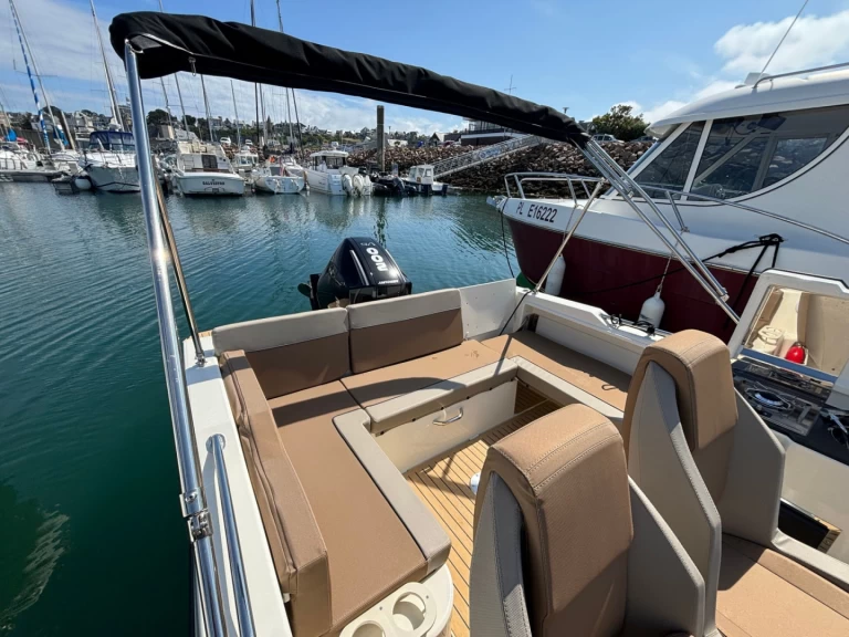Yacht hire Trébeurden cheap QUICKSILVER 755 ACTIV SUNDECK