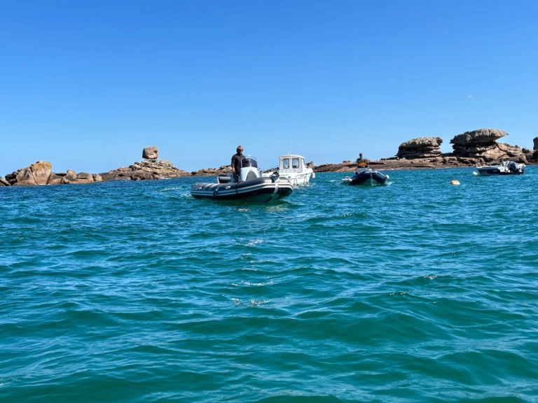 Hire RIB with or without skipper Valiant Trégastel
