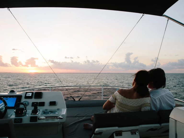 Yacht charter Trébeurden - Jeanneau Prestige 460 on SamBoat