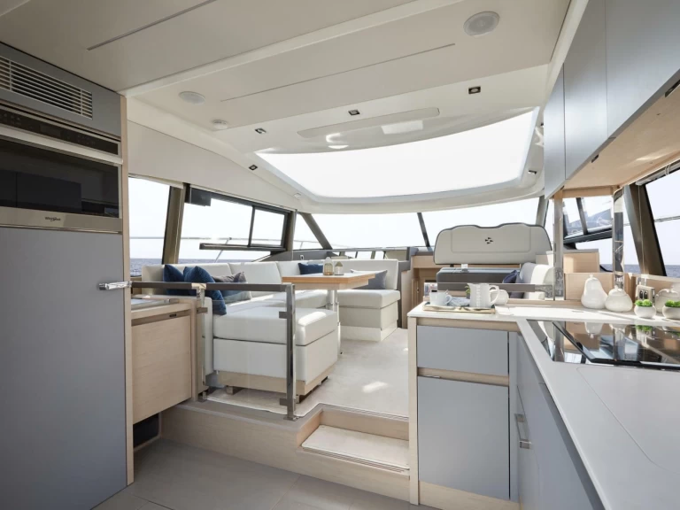 Yacht hire Trébeurden cheap Prestige 460