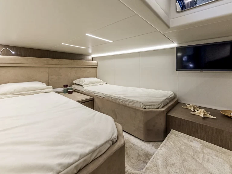 Motorboat hire in Ibiza Town - LE MANS 45 14m