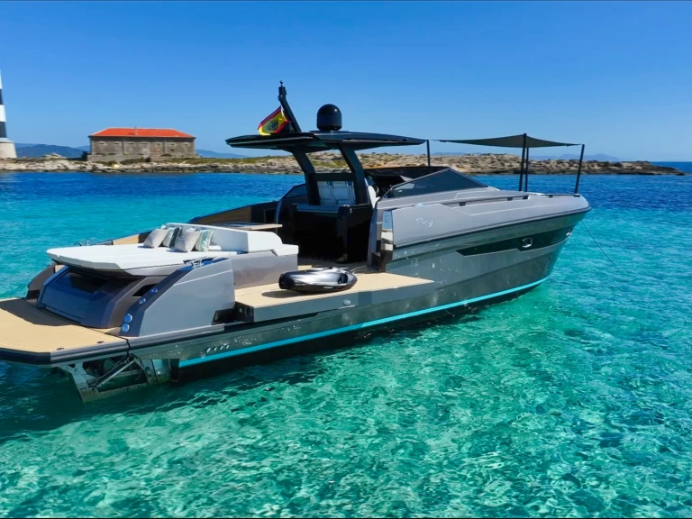 Yacht hire Ibiza Town cheap 15m