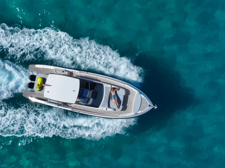 Motorboat hire in Ibiza Town - DAYTONA 35 11m