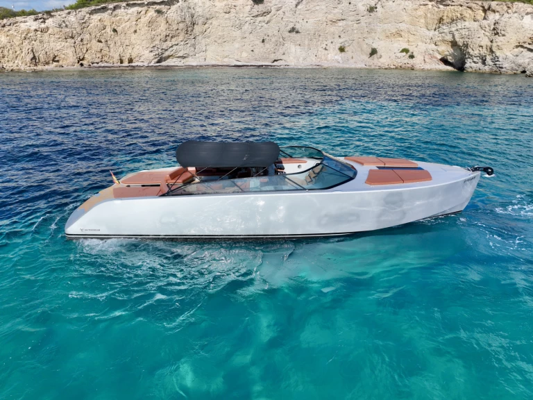 Yacht hire Ibiza Town cheap Sir Hotels