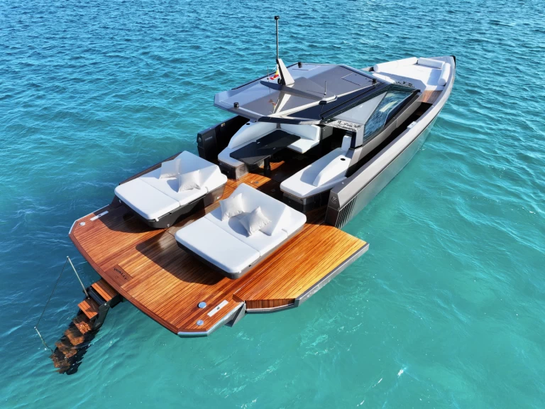 Motorboat to hire Ibiza Town at the best price