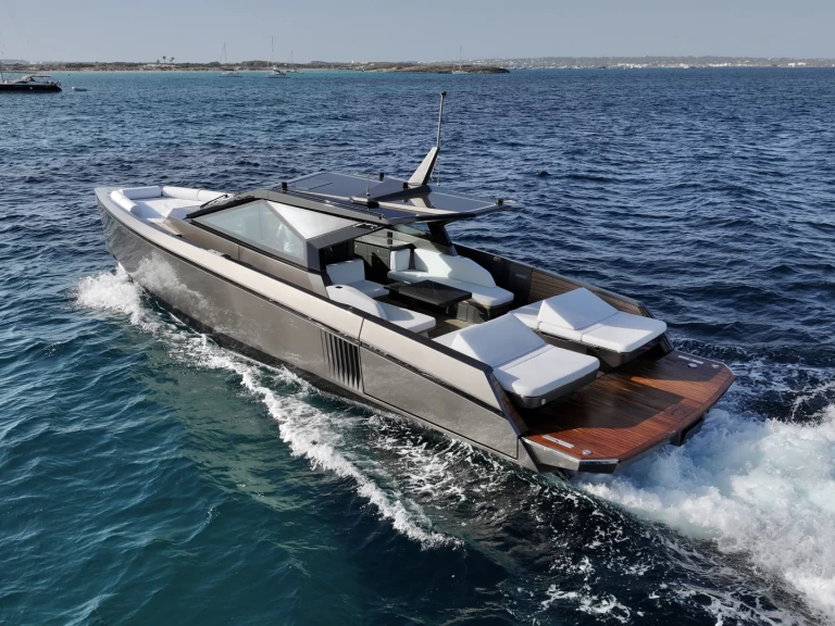 Hire Motorboat with or without skipper WALLY 50 Ibiza Town