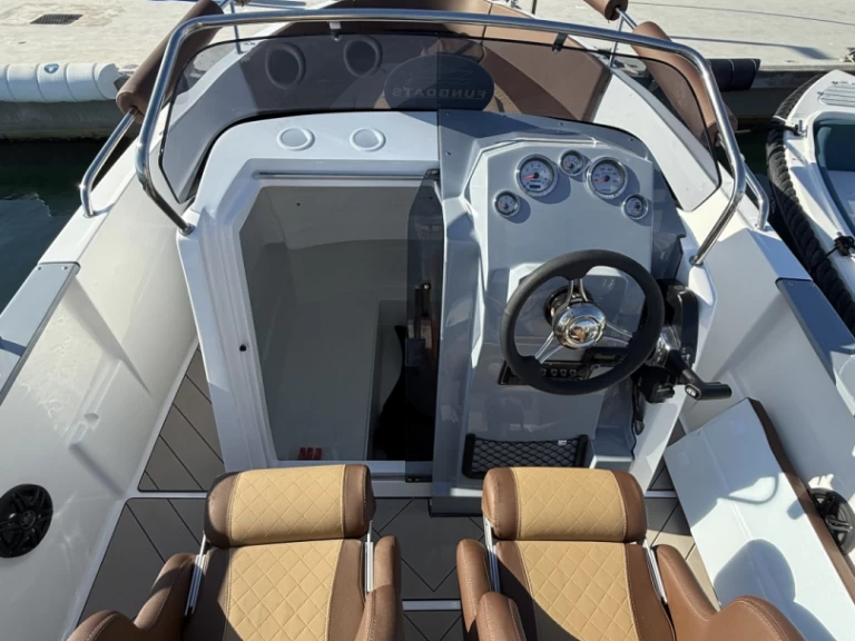 trident 630 Open charter bareboat or skippered in  l'Escala