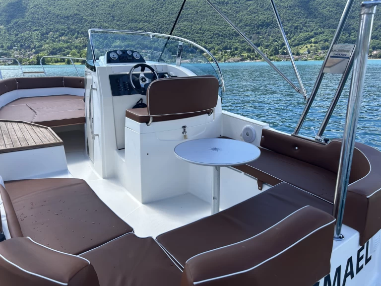 Hire Motorboat with or without skipper Marinello Annecy