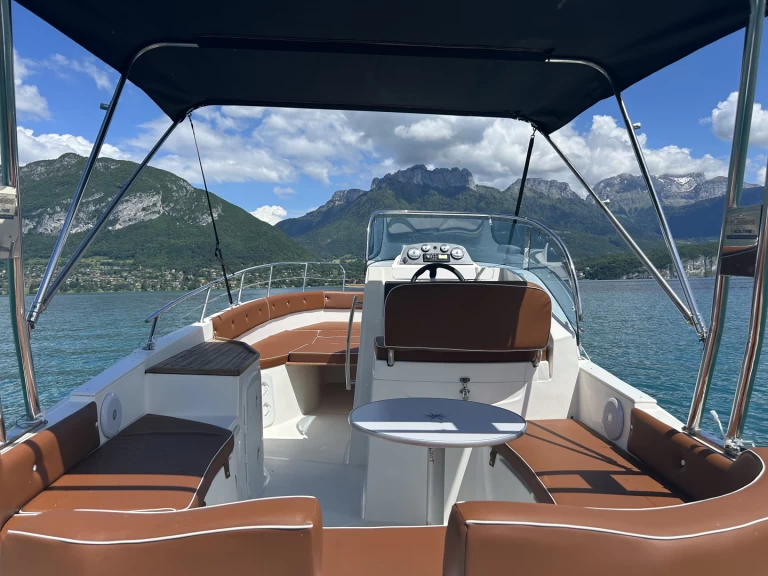 Hire Motorboat Marinello with a boat licence