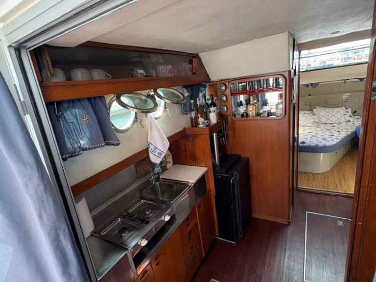 Motorboat hire in Bar - Rio Rio 1000 Fly