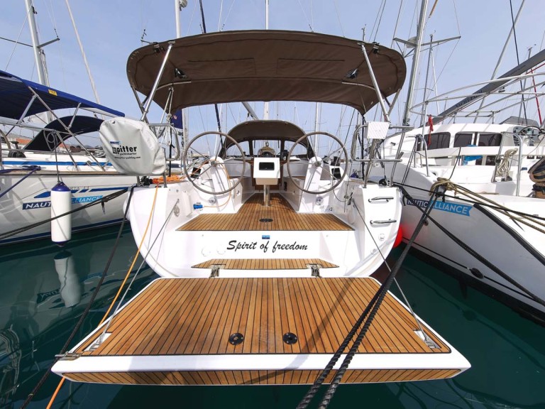 Yacht charter Pula - Bavaria Cruiser 34 on SamBoat