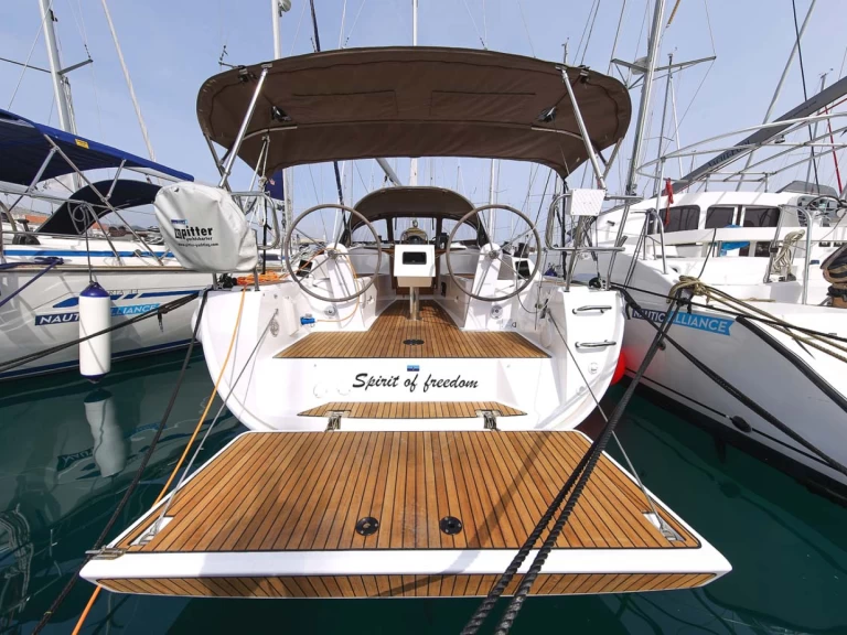 Yacht charter Pula - Bavaria Cruiser 34 on SamBoat
