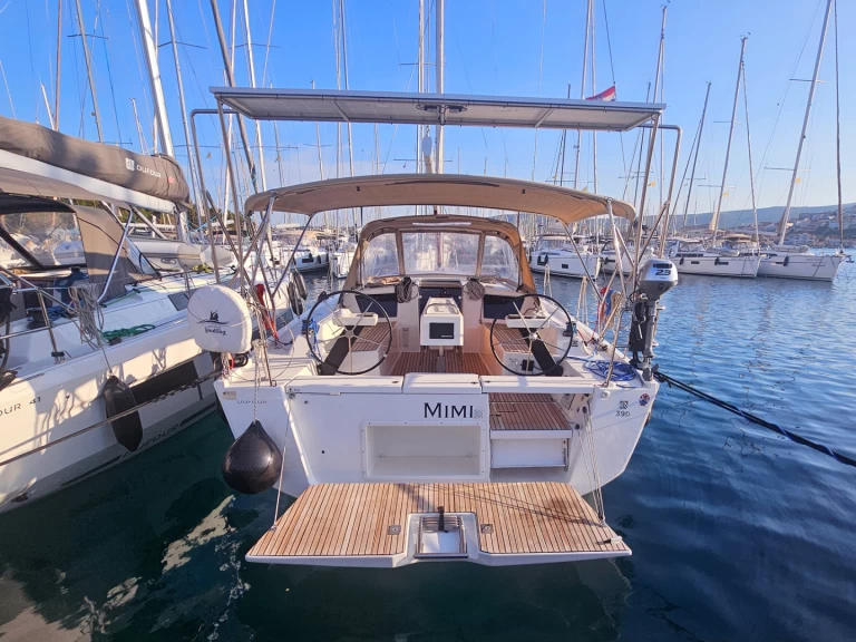 Sailboat hire in Rogoznica - Dufour Dufour 390 Grand Large