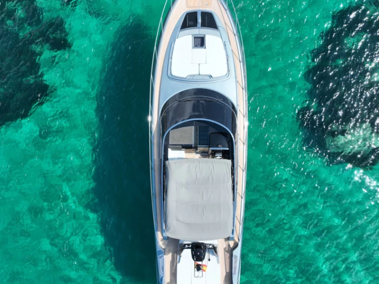 Hire Motorboat RIVA RIVALE 56 with a boat licence