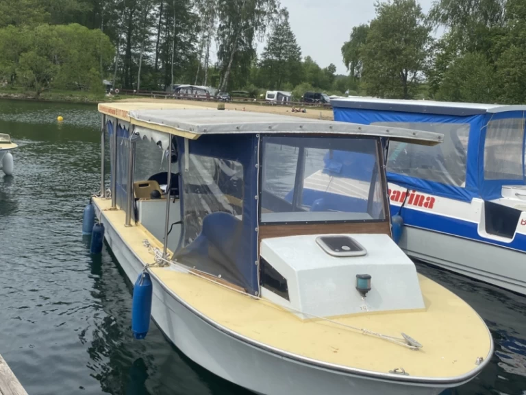 Hire Canal boat with or without skipper Tagescharter Waren (Müritz)