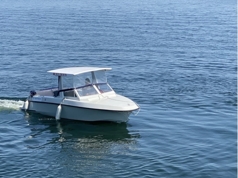 Canal boat hire in Waren (Müritz) - Tagescharter Lotus