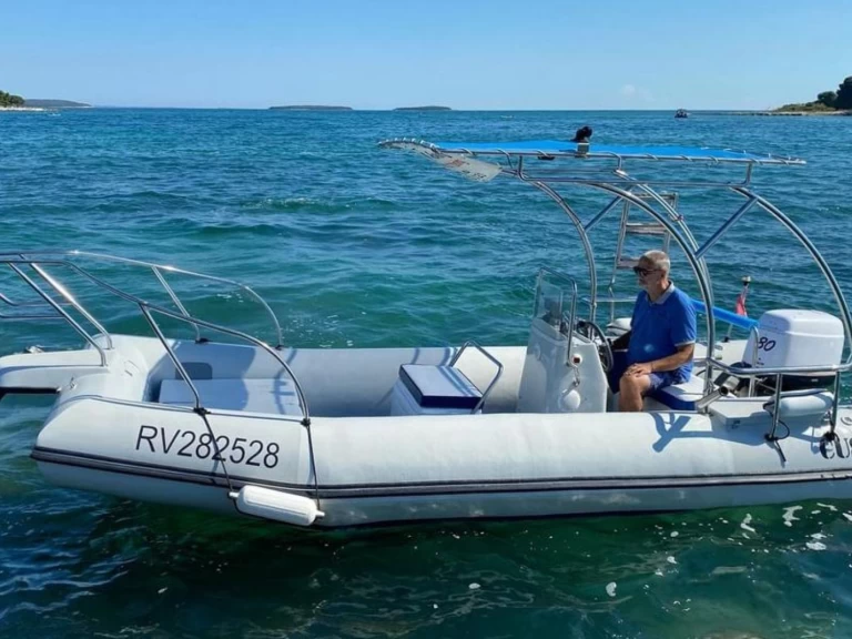 Hire Motorboat Prestige with a boat licence