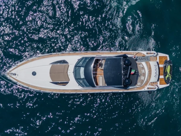Hire Luxury Yacht with or without skipper Sunseeker Naples