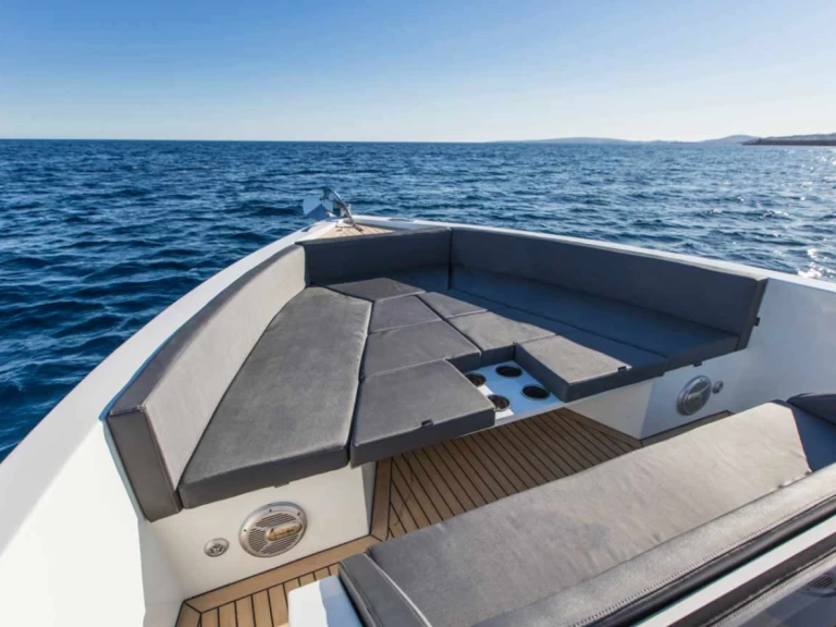 Yacht charter Ibiza Town - De Antonio 33 SEEA ONE on SamBoat