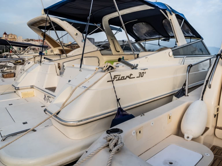 Hire a Fiart Fiart 30 Pisciotta