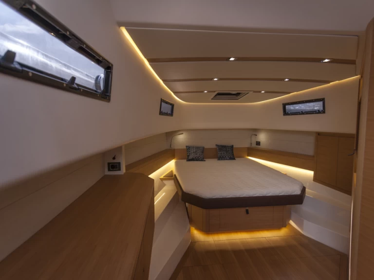 Yacht hire Ibiza Town cheap Pardo 43