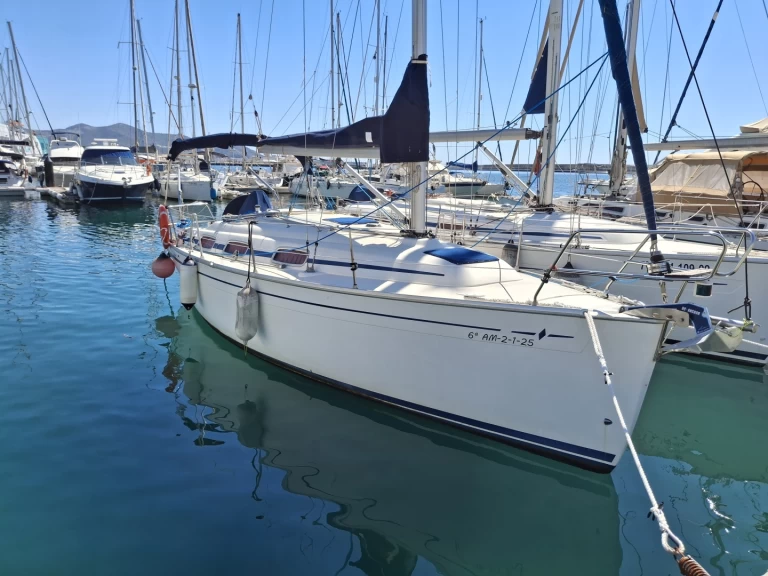 Yacht hire Sant Antoni de Portmany cheap Bavaria 30 Cruiser