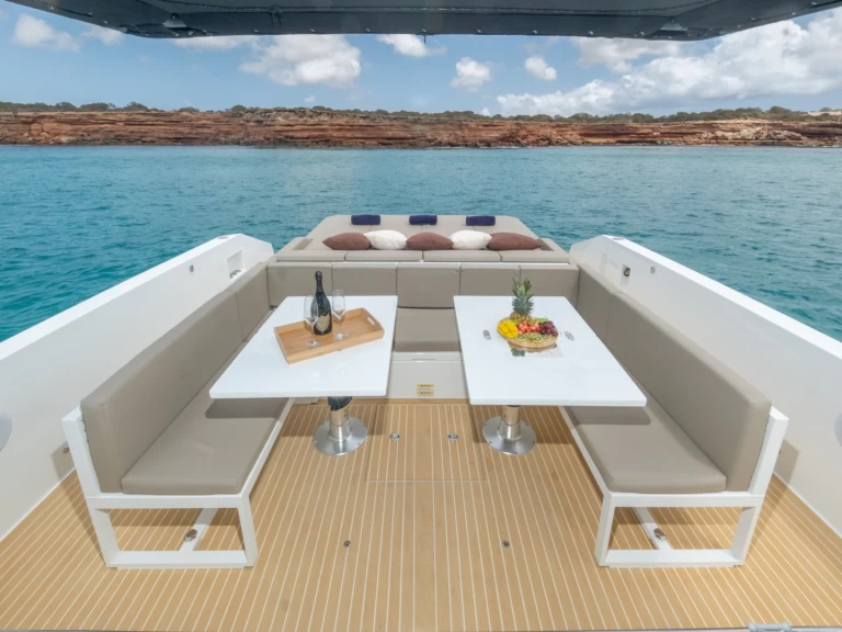 Hire Motorboat De Anton  io Yacht s with a boat licence