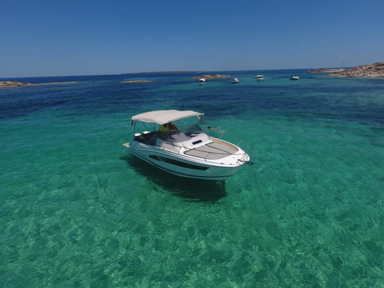 Yacht hire Ibiza Town cheap  9.0 WA