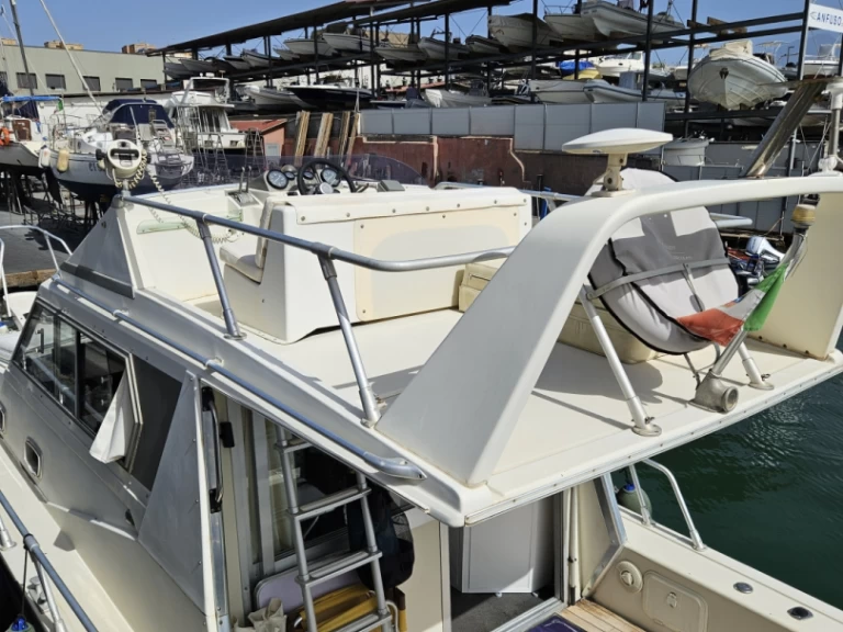 Yacht charter Catania - Dellapasqua DC 9 on SamBoat