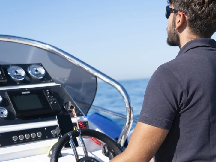 Hire a ayros XA 22 Torre Annunziata