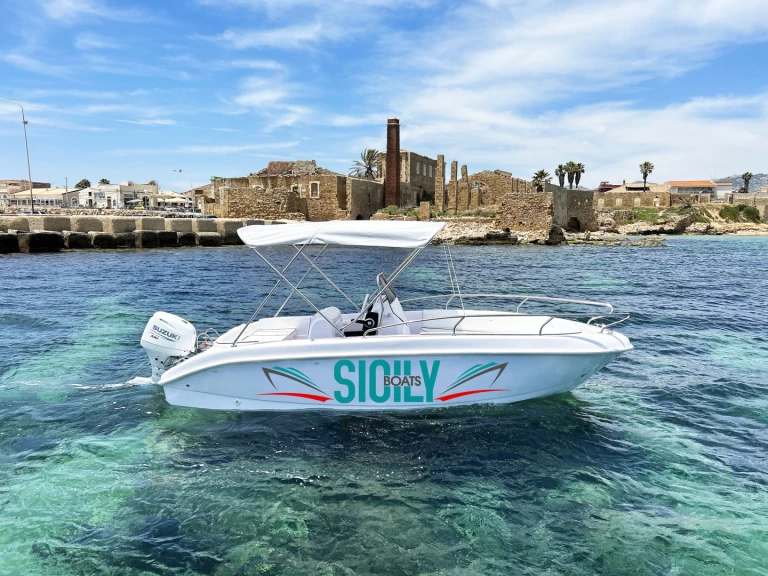 Yacht hire Avola cheap Medusa 19