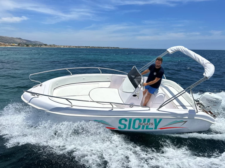 Motorboat hire in Avola - Red Sea Medusa 19