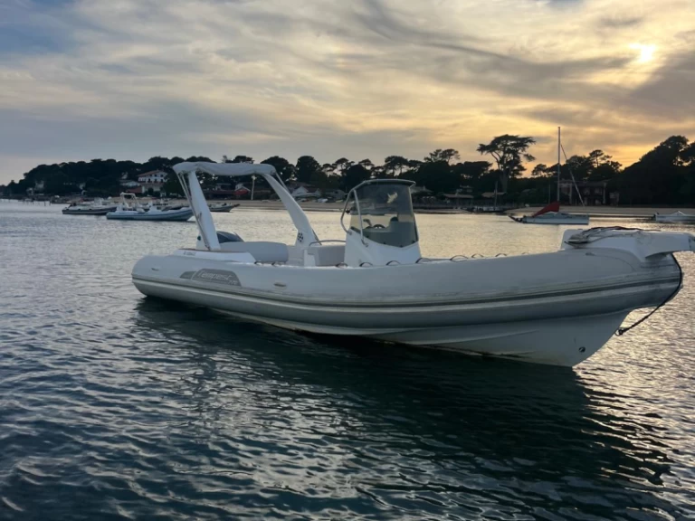 RIB hire in Lège-Cap-Ferret - Capelli Tempest 770 Luxe