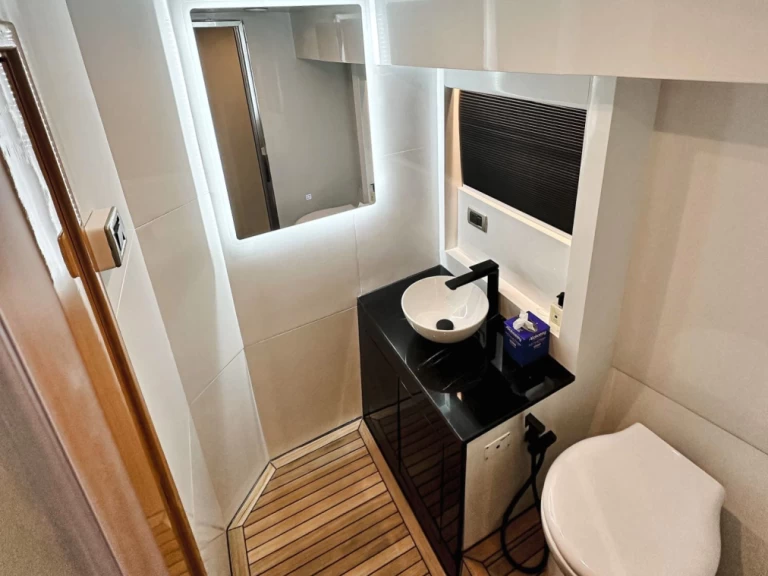 Yacht charter Dubai Marina - Alfamarine 60ft on SamBoat