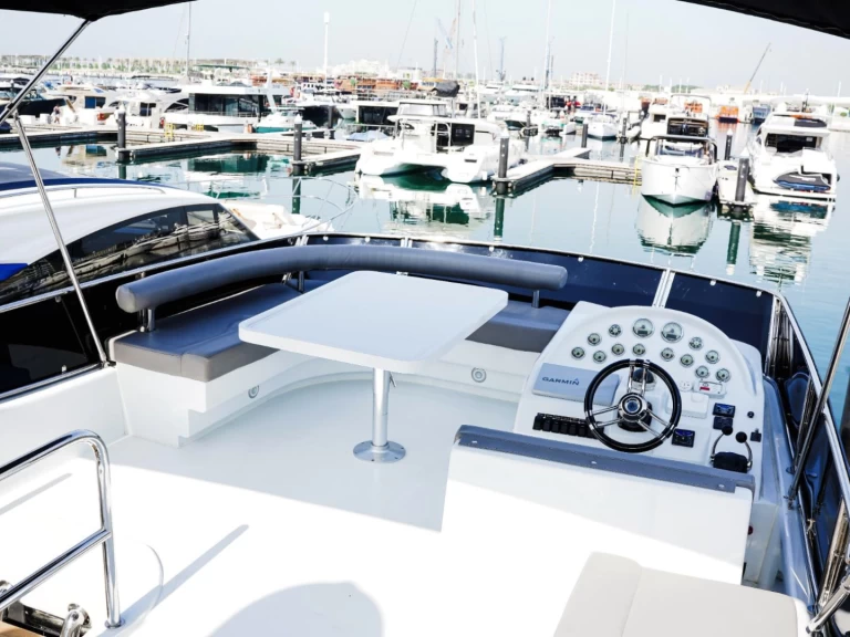 Hire a Alfamarine 60ft Dubai Marina