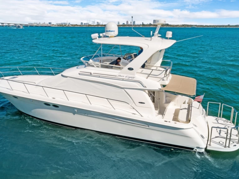 Motorboat to hire Miami at the best price